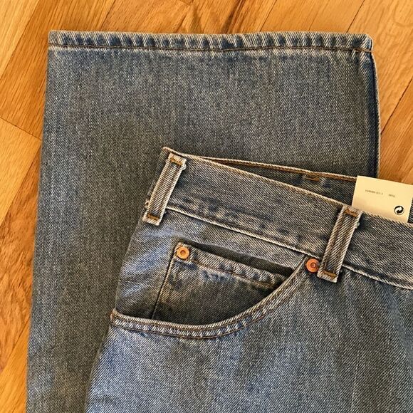 NWT Gap Loose Fit Straight Leg Jeans Size 38x32 - Picture 5 of 13